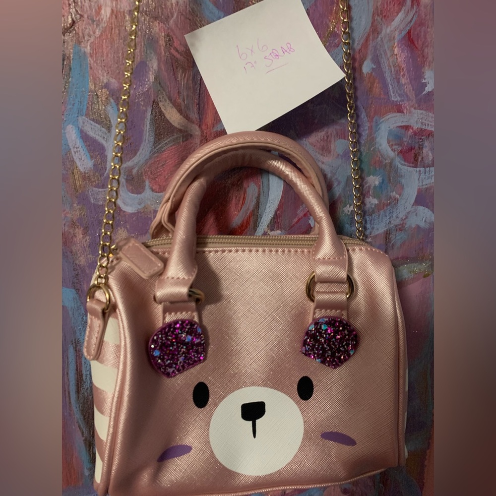 Little girls require cute purses too…..🧁 Look no further!